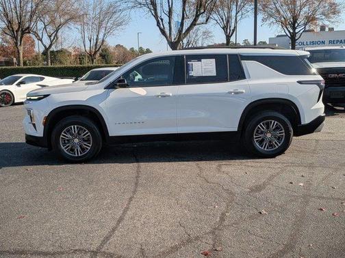 2025 Chevrolet Traverse LT