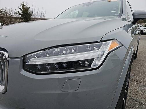 2024 Volvo XC90 B6 Plus Bright Theme 7-Seater