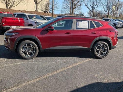 2025 Chevrolet Trax LT