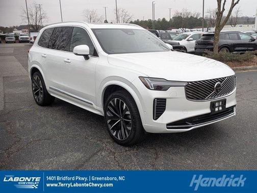 2025 Volvo XC90 B6 Plus 7-Seater