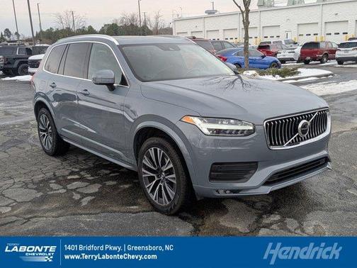 2022 Volvo XC90 T5 Momentum 7 Passenger