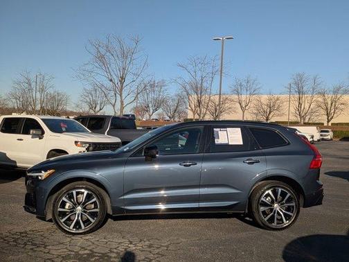 2025 Volvo XC60 B5 Plus