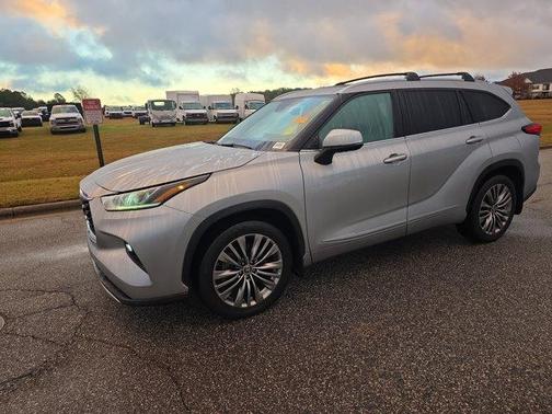 2021 Toyota Highlander Platinum