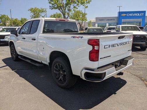 2025 Chevrolet Silverado 1500 Custom