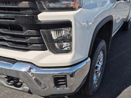 Summit White 2026 Chevrolet Silverado 2500 WT