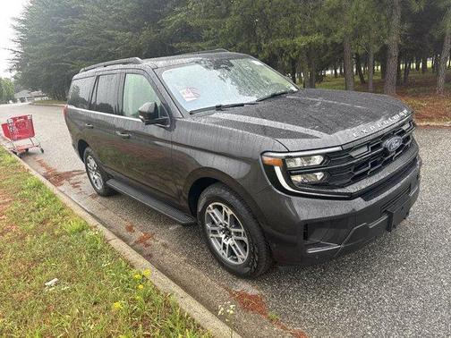 Dark 2025 Ford Expedition Active