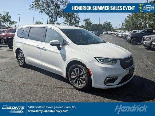 2023 Chrysler Pacifica Hybrid Touring L