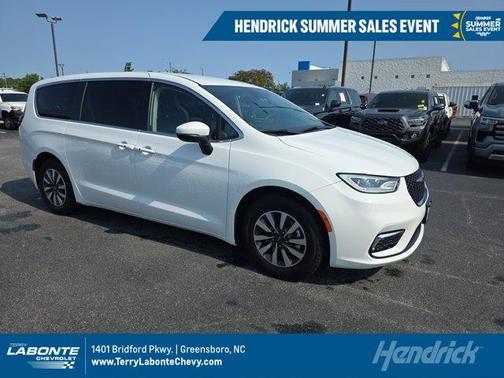 2023 Chrysler Pacifica Hybrid Touring L
