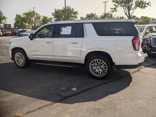 2023 Chevrolet Suburban Premier