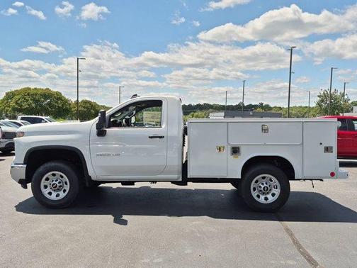 Summit White 2026 Chevrolet Silverado 3500 WT