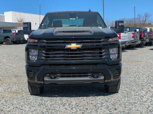 Black 2026 Chevrolet Silverado 2500 Custom