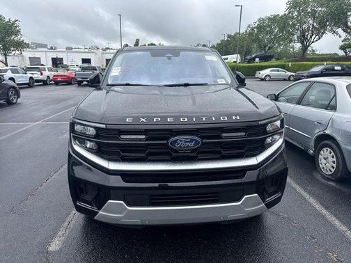 Agate Black 2025 Ford Expedition Max Platinum
