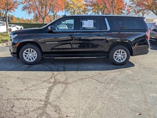 2023 Chevrolet Suburban LT