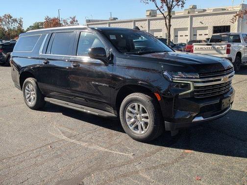 2023 Chevrolet Suburban LT