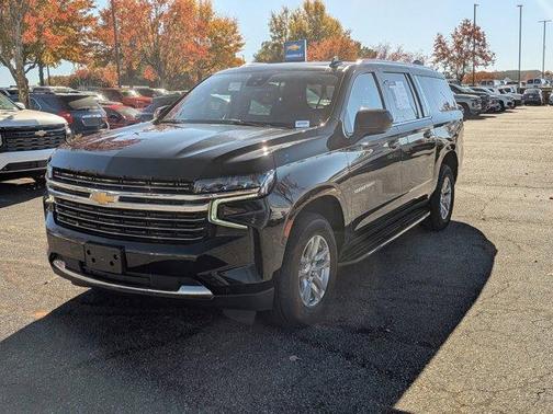 2023 Chevrolet Suburban LT