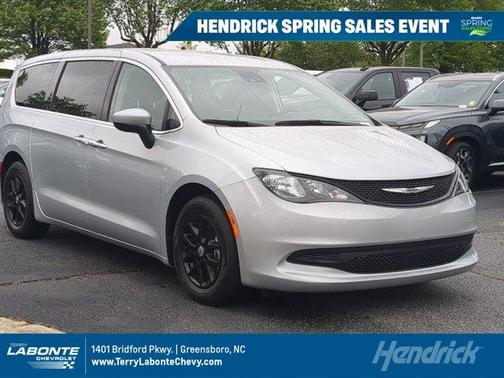 Silver Mist Clearcoat 2023 Chrysler Voyager LX