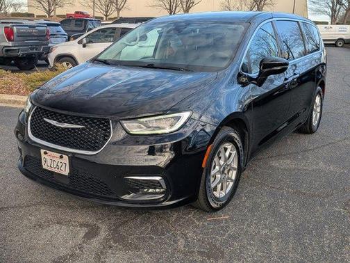 2024 Chrysler Pacifica Touring-L