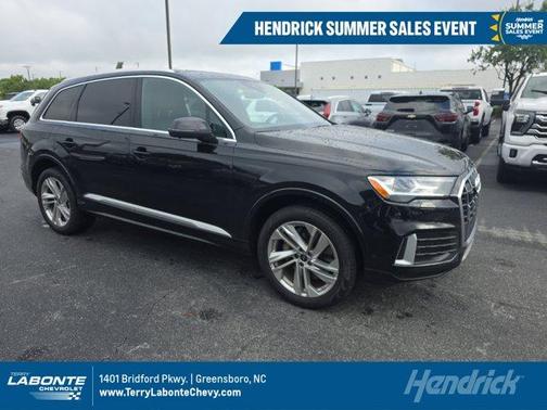 2022 Audi Q7 45 Premium Plus