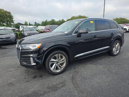 2022 Audi Q7 45 Premium Plus