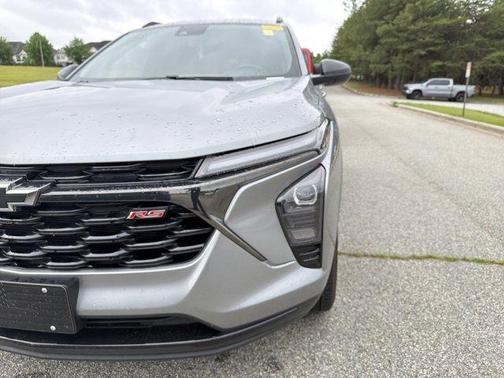 Sterling Gray Metallic 2024 Chevrolet Trax 2RS
