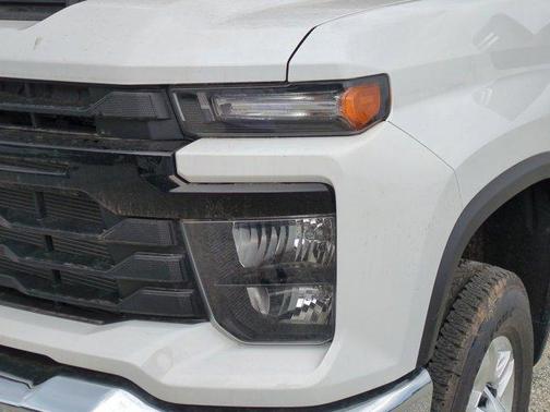 Summit White 2026 Chevrolet Silverado 2500 WT