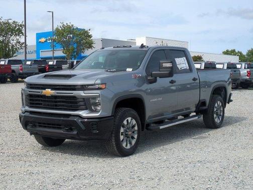 Sterling Gray Metallic 2026 Chevrolet Silverado 2500 Custom