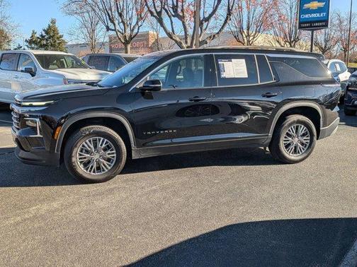 2025 Chevrolet Traverse LT
