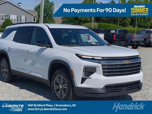 Summit White 2026 Chevrolet Traverse LT