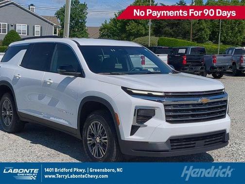 Summit White 2026 Chevrolet Traverse LT
