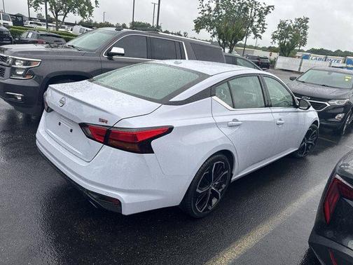 Gray Sky Pearl 2024 Nissan Altima 2.5 SR