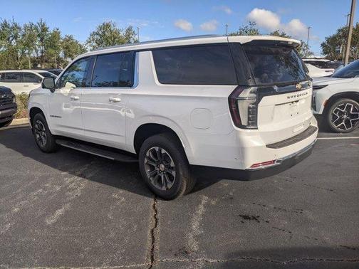2026 Chevrolet Suburban LT
