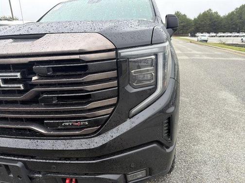 Onyx Black 2023 GMC Sierra 1500 AT4X