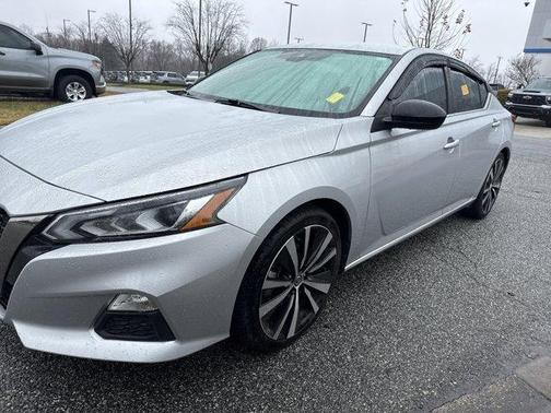 2022 Nissan Altima 2.5 SR