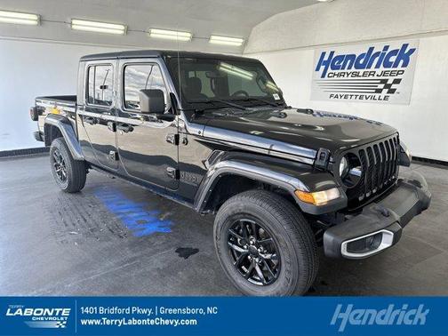2022 Jeep Gladiator Sport