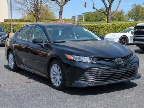 Midnight Black Metallic 2018 Toyota Camry LE