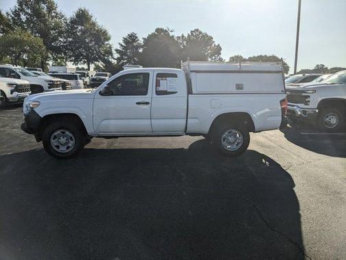 2022 Toyota Tacoma SR