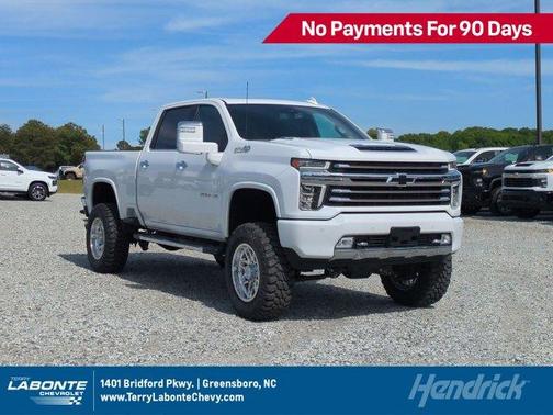 Summit White 2022 Chevrolet Silverado 2500 High Country