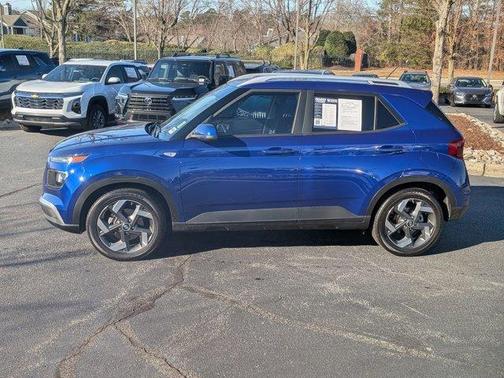 2024 Hyundai VENUE SEL