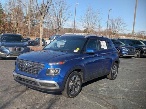 2024 Hyundai VENUE SEL