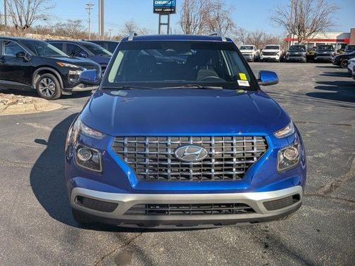 2024 Hyundai VENUE SEL