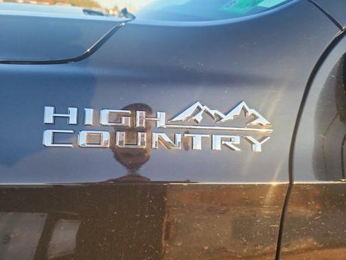 2022 Chevrolet Tahoe High Country