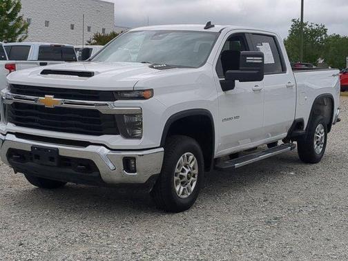 Summit White 2025 Chevrolet Silverado 2500 LT