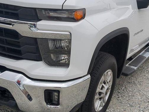 Summit White 2025 Chevrolet Silverado 2500 LT