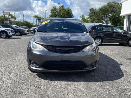 2020 Chrysler Pacifica Touring