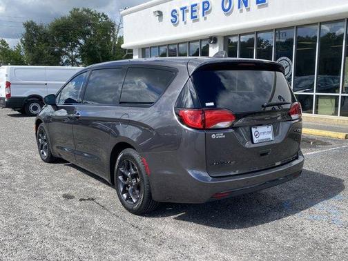 2020 Chrysler Pacifica Touring