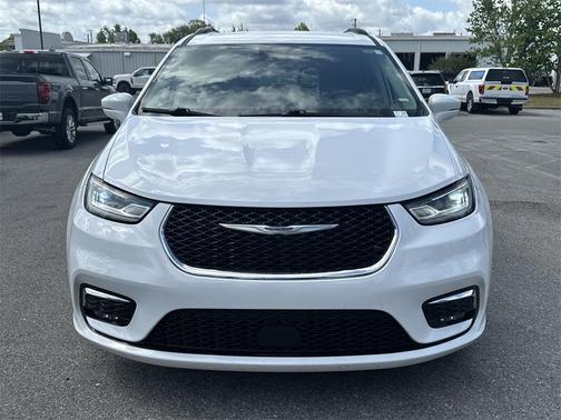 2022 Chrysler Pacifica Touring-L