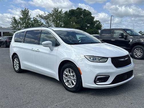2022 Chrysler Pacifica Touring-L