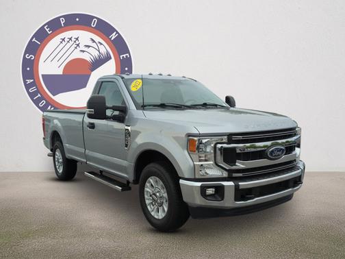 ICONIC SILVER 2022 Ford F-350 XLT