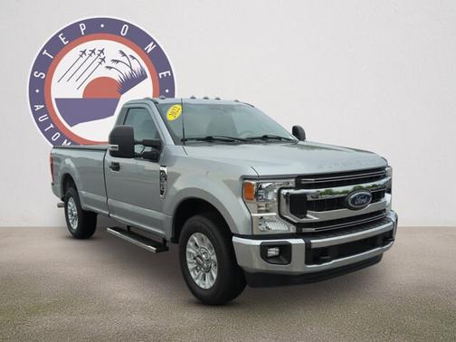 ICONIC SILVER 2022 Ford F-350 XLT