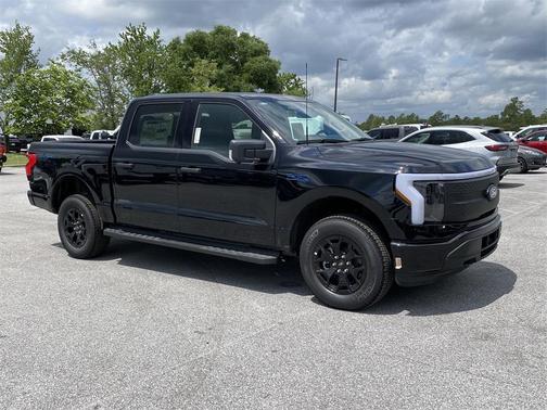 2025 Ford F-150 Lightning XLT